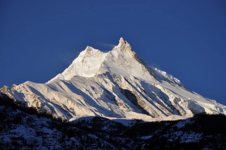 Himalaya Wandern Blick auf Mount Manaslu