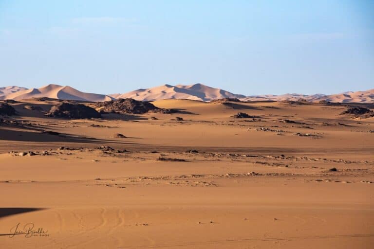 Algerien Blick auf Wüstenberge